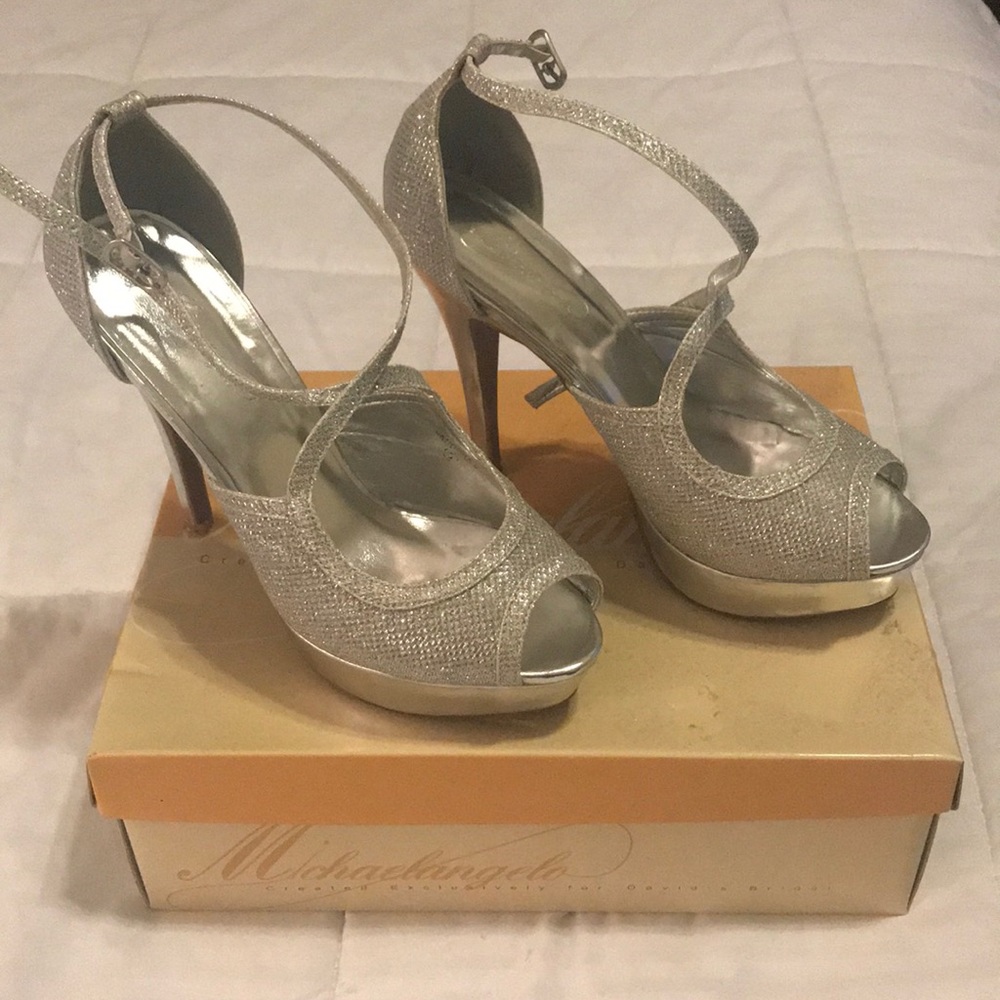 Beautiful Platform Silver Pumps